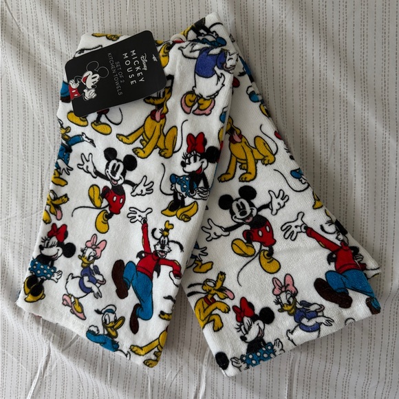 Disney Mickey Mouse and Friends Kitchen Towels Set Of 2 Minnie Donald Duck Pluto - Picture 4 of 10